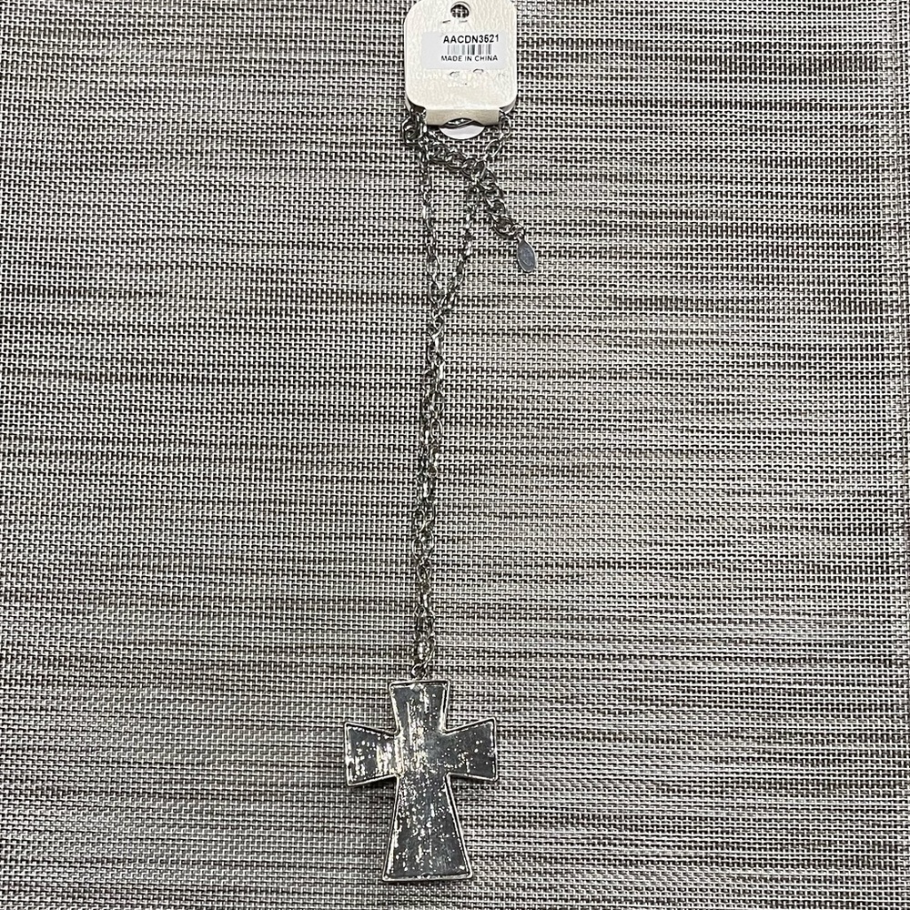 Brand 🆕 Ladies Cross Necklace - Picture 3 of 4
